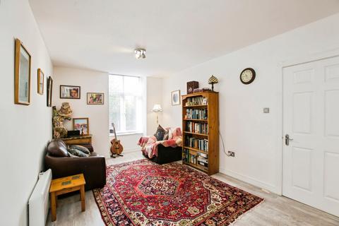 2 bedroom flat for sale, Garden Street North, Halifax, West Yorkshire, HX3