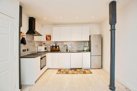 2 bedroom flat for sale, Garden Street North, Halifax, West Yorkshire, HX3