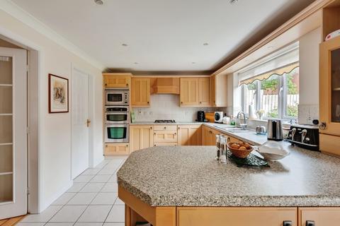 5 bedroom detached house for sale, Falkirk Avenue, Widnes, Cheshire, WA8