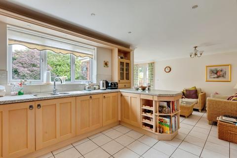 5 bedroom detached house for sale, Falkirk Avenue, Widnes, Cheshire, WA8