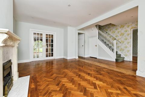 4 bedroom semi-detached house for sale, Bridge Close, BRENTWOOD, Essex, CM13