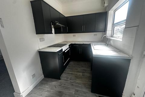 2 bedroom terraced house to rent, De Lacy Street, Ashton-On-Ribble, Preston