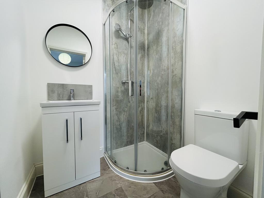 Apartment in BRISTOL - More