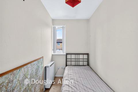 2 bedroom apartment for sale, Overton Drive, Chadwell Heath, Essex