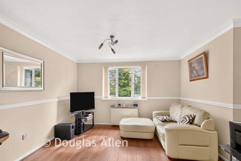 2 bedroom apartment for sale, Overton Drive, Chadwell Heath, Essex