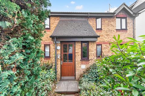 2 bedroom apartment for sale, Overton Drive, Romford RM6