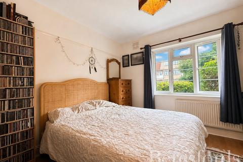2 bedroom apartment for sale, Upminster Road, Hornchurch, RM11