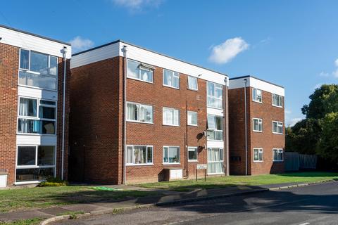 2 bedroom flat for sale, Howard Court, Cambridge, CB5