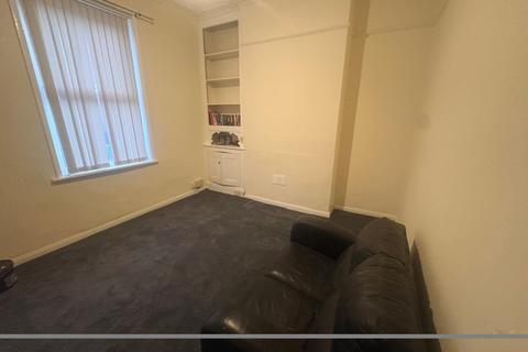 2 bedroom terraced house to rent, Wildman Street, Preston