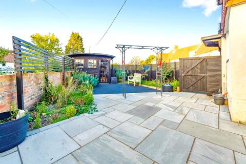 2 bedroom end of terrace house for sale, Chapel Lane, PULBOROUGH, West Sussex, RH20