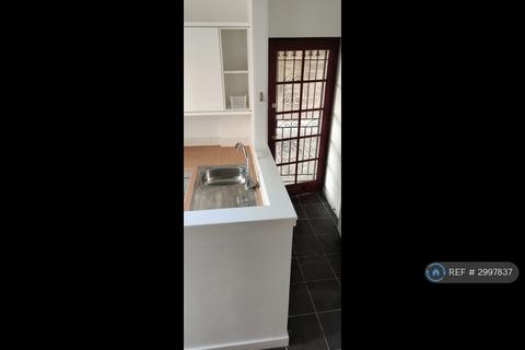 2 bedroom semi-detached house to rent, Taylors Lane, Dundee, DD2