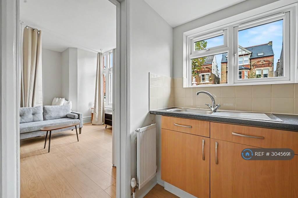 Apartment in London, Perivale - View 5