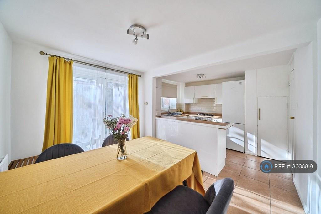 House in London - View 2