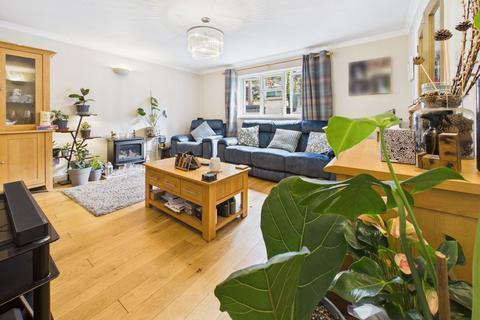 3 bedroom house for sale - Willow Drive, Camborne - Spacious and versatile accommodation