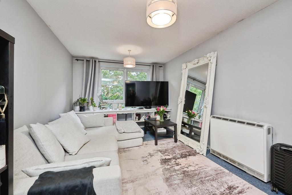 Apartment in Cambridge, Petersfield - View 4