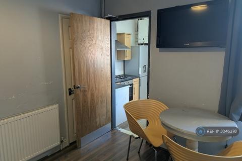 4 bedroom terraced house to rent, Minton St, Hull, HU5