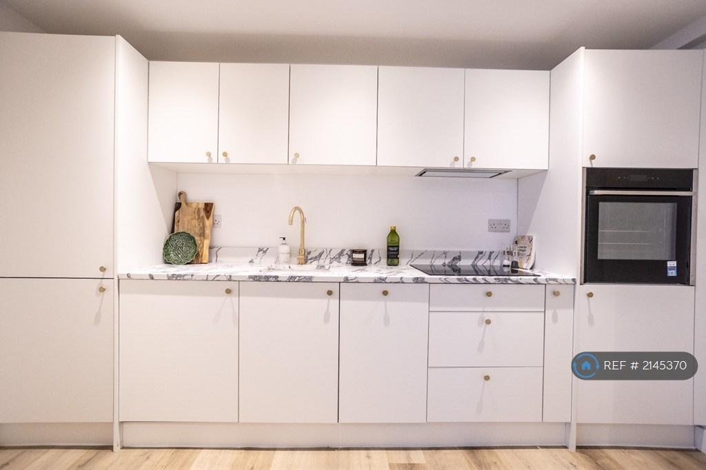 Apartment in Bristol - View 3