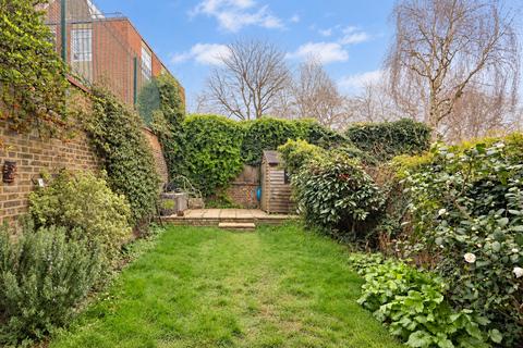 3 bedroom end of terrace house for sale, Appleby Road, London, E8