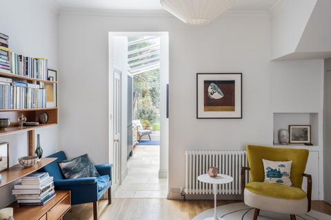 3 bedroom end of terrace house for sale, Appleby Road, London, E8