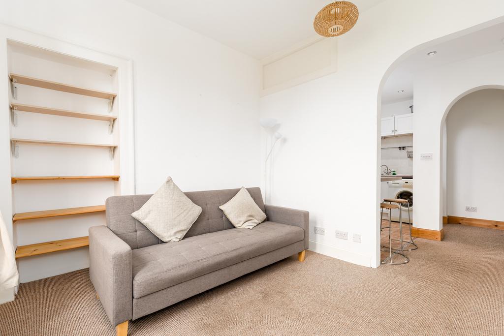 Apartment in Edinburgh, Merchiston - View 3