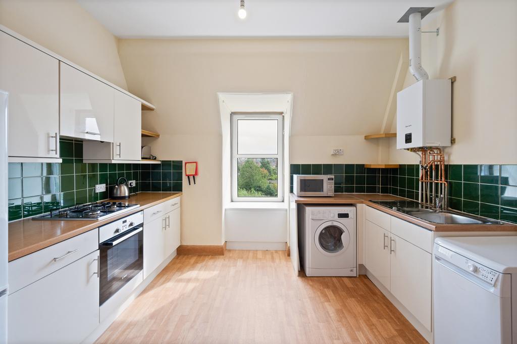 Apartment in Edinburgh, Craigmillar Park, Newington - More