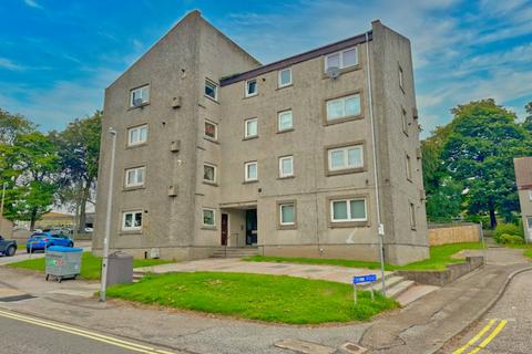 2 bedroom flat to rent, Cornhill Terrace, Cornhill, Aberdeen, AB16