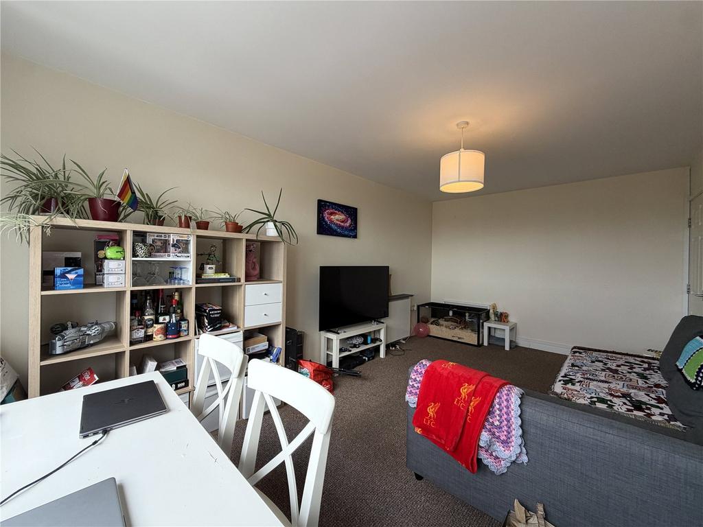 Apartment in Liverpool - More