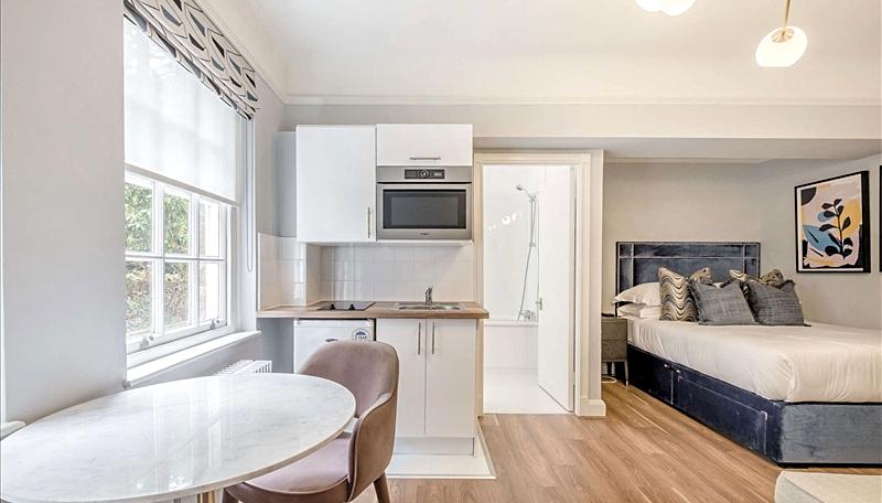 Apartment in Chelsea - View 5