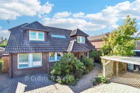 3 bedroom detached house for sale, Stonefield Close, Crawley RH10