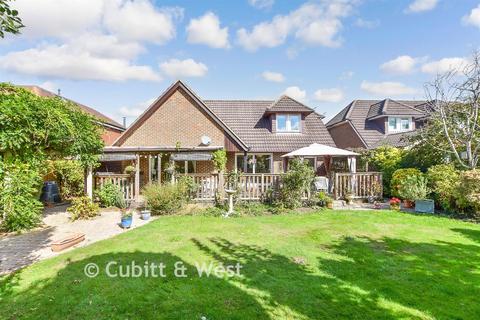 3 bedroom detached house for sale, Stonefield Close, Crawley RH10