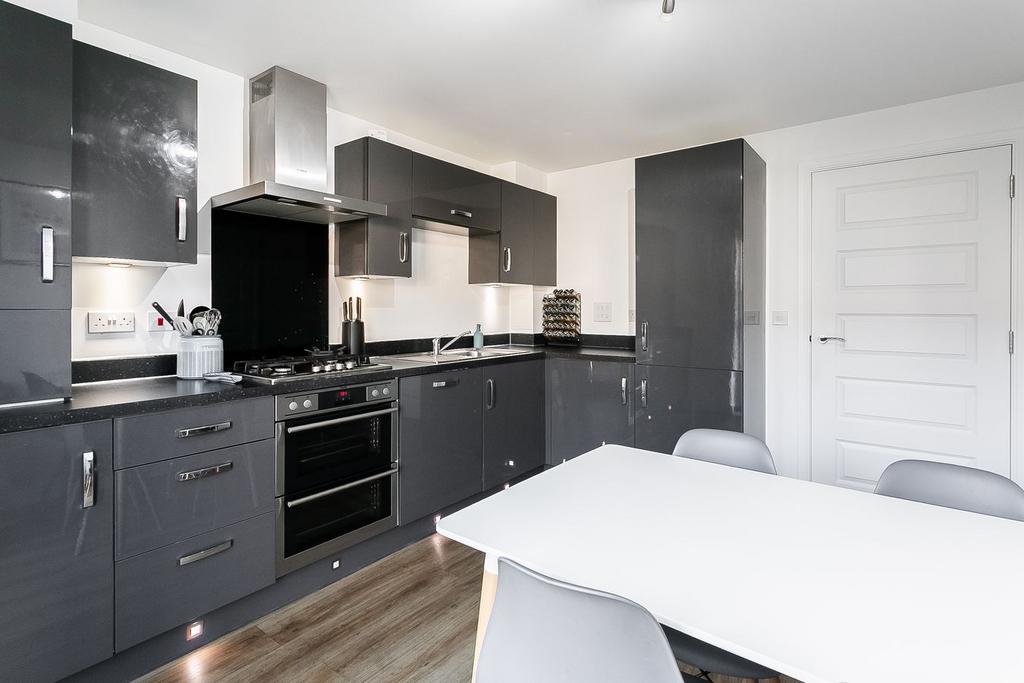 House in Edinburgh, Gogarloch, South Gyle - More