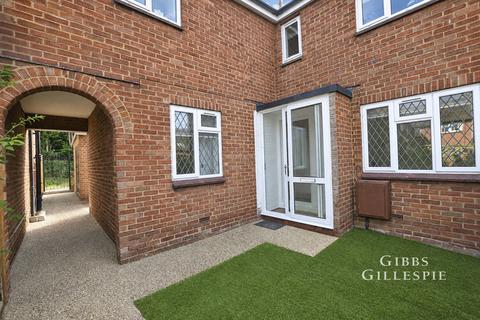 2 bedroom flat to rent, Hillside Close, Chalfont St. Peter, Gerrards Cross, SL9
