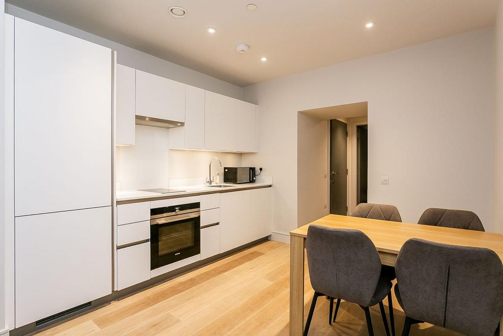 Apartment in Edinburgh, West End - View 5