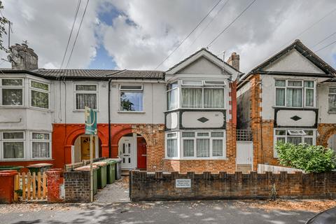 2 bedroom flat for sale, Gainsborough Avenue, Manor Park, London, E12