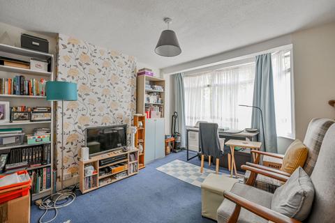 2 bedroom flat for sale, Gainsborough Avenue, Manor Park, London, E12