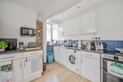 2 bedroom flat for sale, Gainsborough Avenue, Manor Park, London, E12