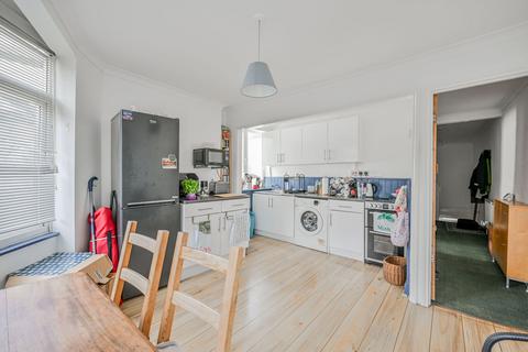 2 bedroom flat for sale, Gainsborough Avenue, Manor Park, London, E12