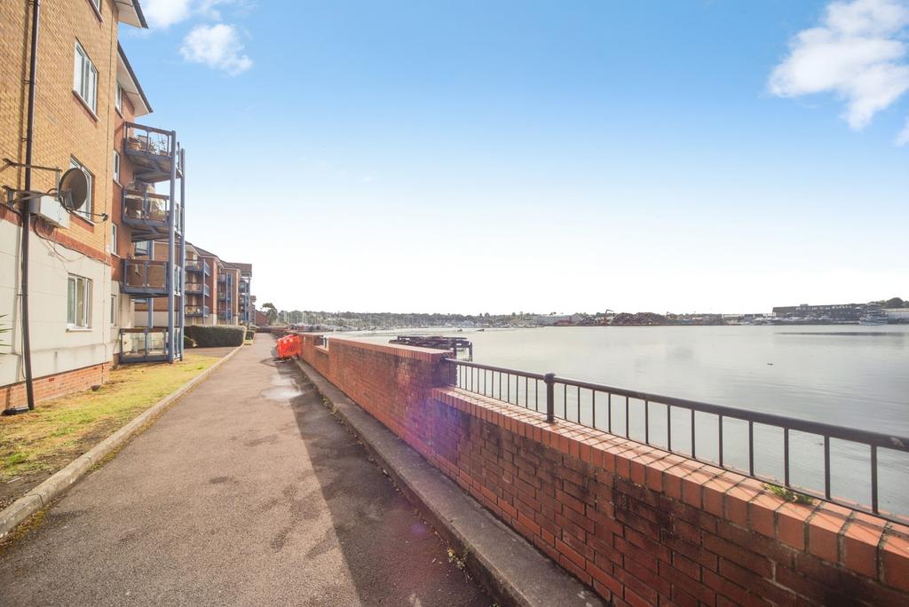 Apartment in Hampshire - View 2