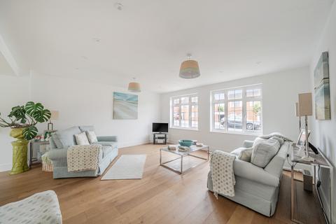 4 bedroom house for sale, Fir Tree Close, Epsom, KT17