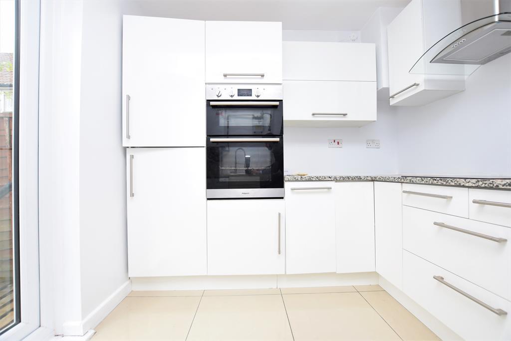 House in Dagenham - View 3