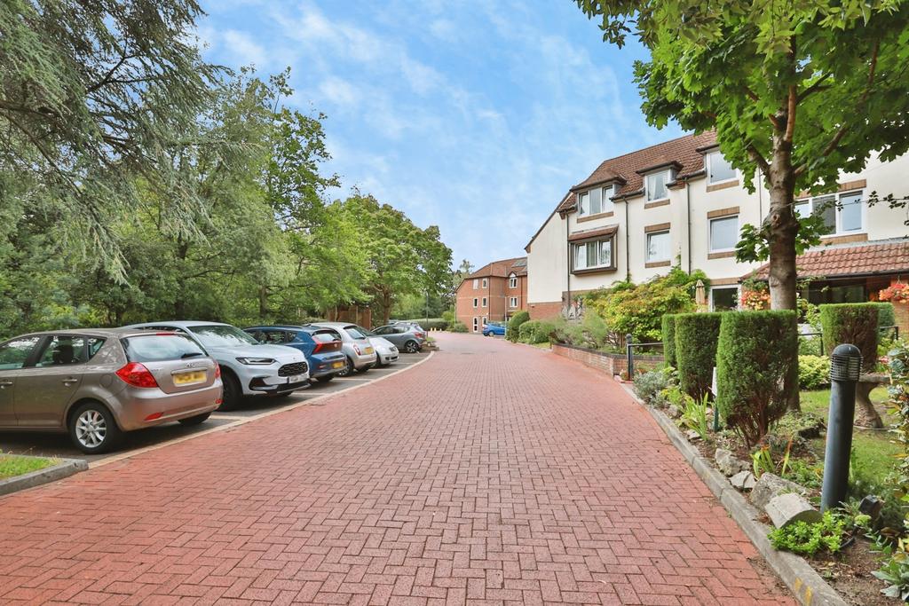 Apartment in Dorset - View 2