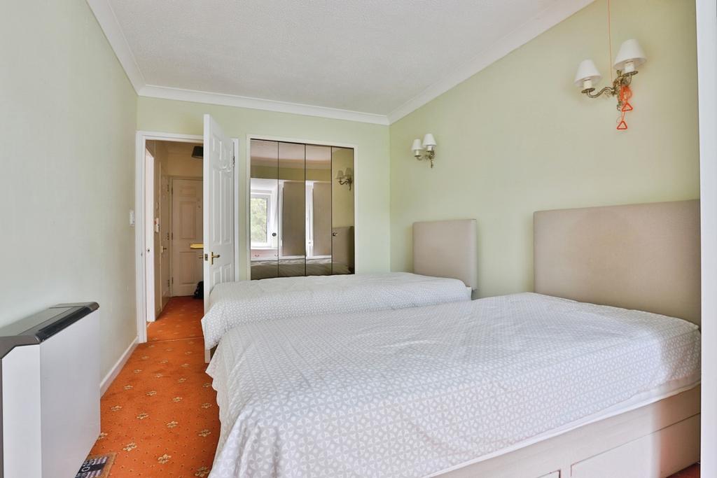 Apartment in Dorset - View 3