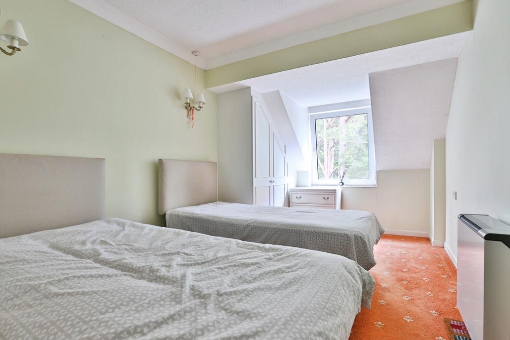 Apartment in Dorset - View 4