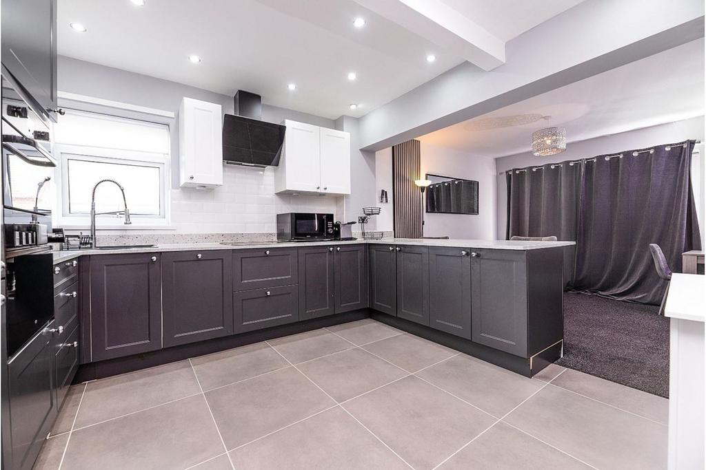 House in Nottingham - View 2