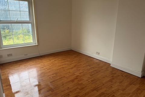 Studio to rent, Flat 5,  2 Dolphin Passage, Dover