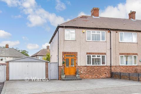 3 bedroom end of terrace house for sale, Clarendon Gardens, Dartford, Kent