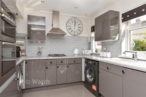 3 bedroom end of terrace house for sale, Clarendon Gardens, Dartford, Kent