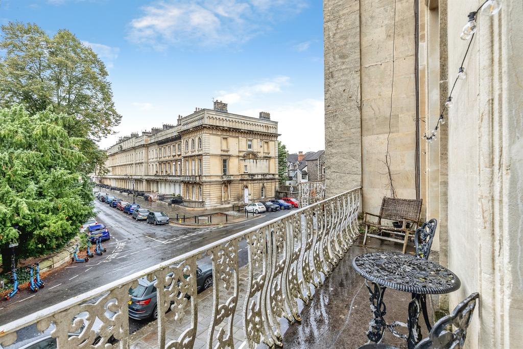 Apartment in Bristol - View 2