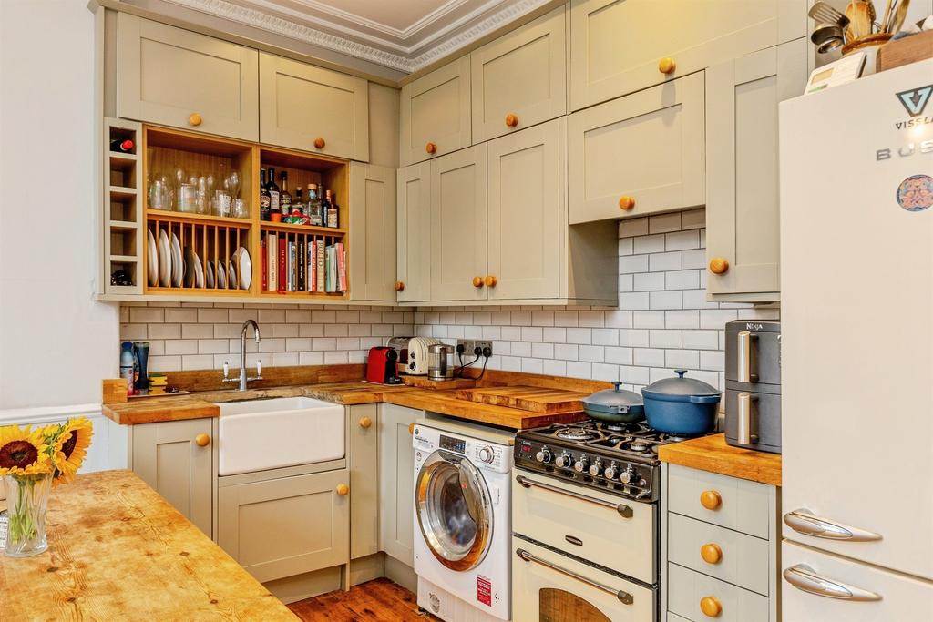 Apartment in Bristol - More