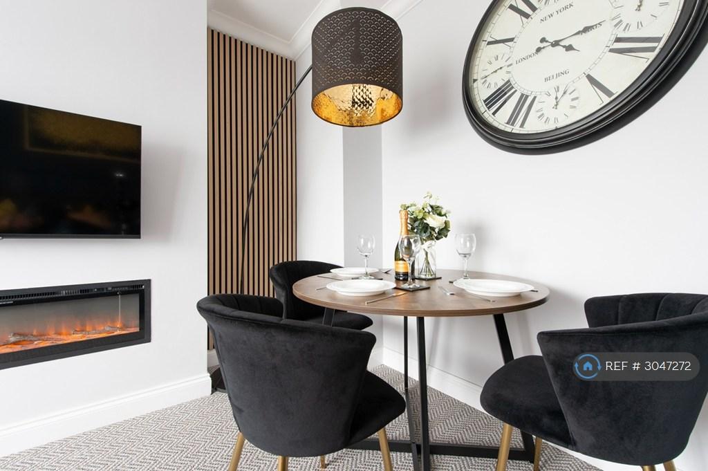Apartment in London - View 5